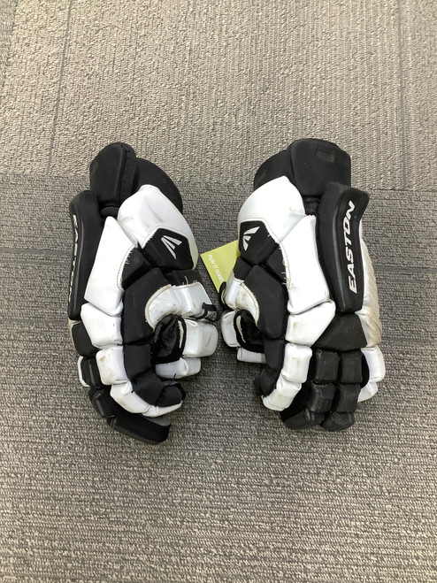 Vist Large View of Product Image Which is Used Easton BLCK Lacrosse Gloves Junior Black MD