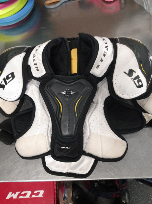 Vist Large View of Product Image Which is Easton Ice Hockey Ice Hockey / Shoulder Pads