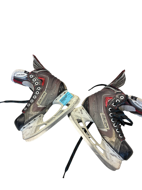 Vist Large View of Product Image Which is Used Bauer VAPOR Intermediate Hockey Skate Intermediate 5.0
