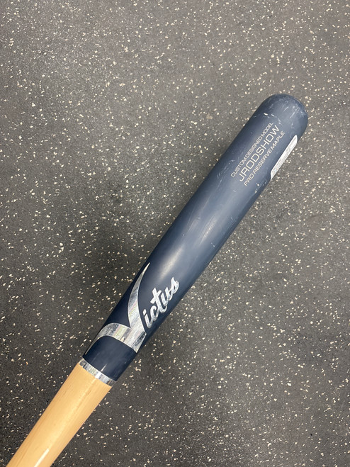 Vist Large View of Product Image Which is Used Victus JRODSHOW PRO RESERVE MAPLE BB/SB Wood Bat 32"