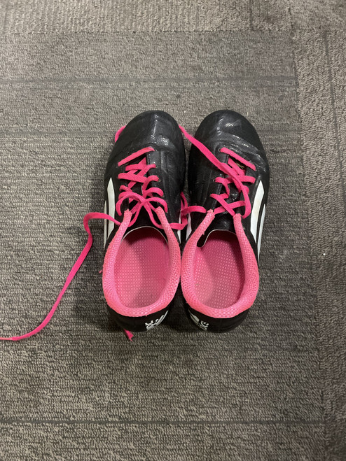 Vist Large View of Product Image Which is Used Adidas Soccer Cleats Pink Junior 03.5