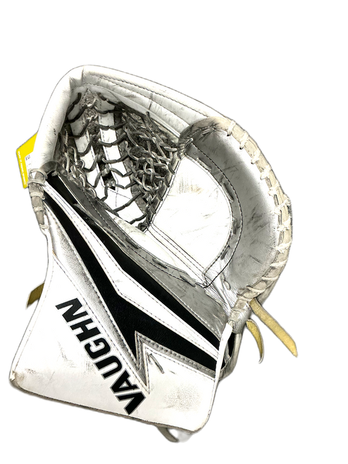 Vist Large View of Product Image Which is Used Vaughn V9 Senior Goalie Catcher White