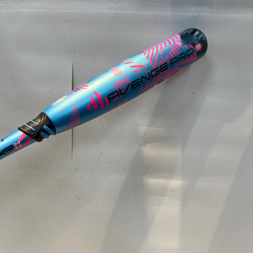 Vist Large View of Product Image Which is Used AXE AVENGE PRO BB/SB USSSA 2 3/4 Bat 30"