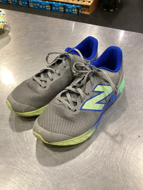 Vist Large View of Product Image Which is Used New Balance Running/X-Train Shoes W Grey Senior 7