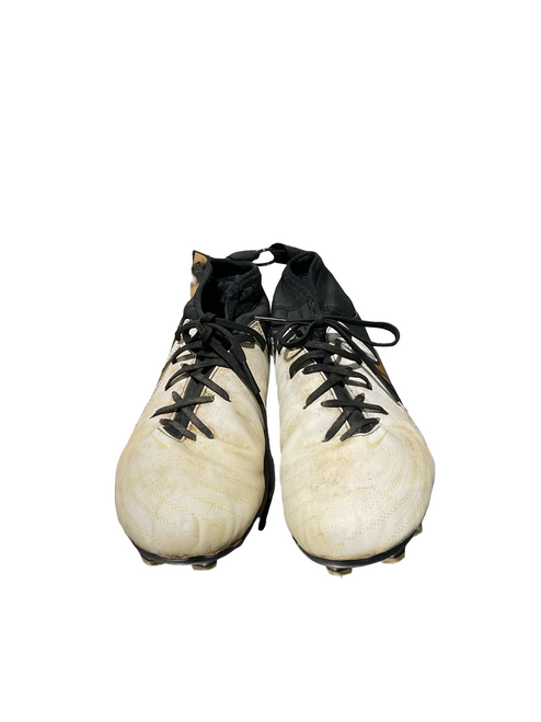 Vist Large View of Product Image Which is Used Nike Soccer Cleats White Junior 02