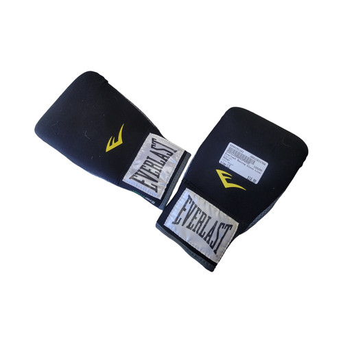 Vist Large View of Product Image Which is Used Everlast Boxing Gloves Black LG