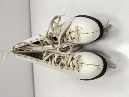 Vist Large View of Product Image Which is Used AEROFLYTE WomensFigure Skate White Senior 10