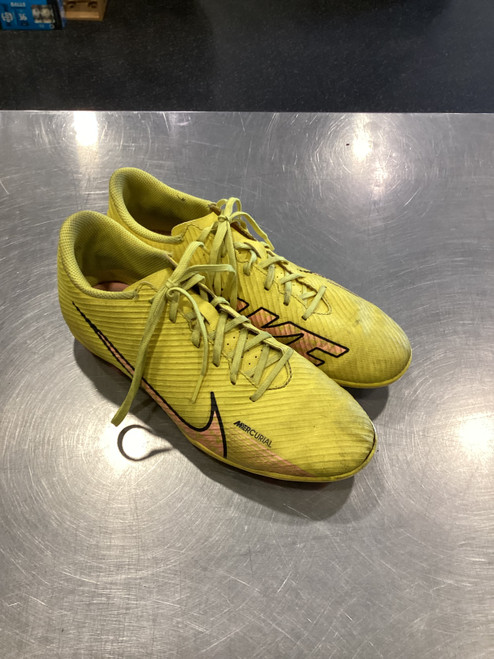 Vist Large View of Product Image Which is Used Nike Soccer Cleats Yellow Senior 7