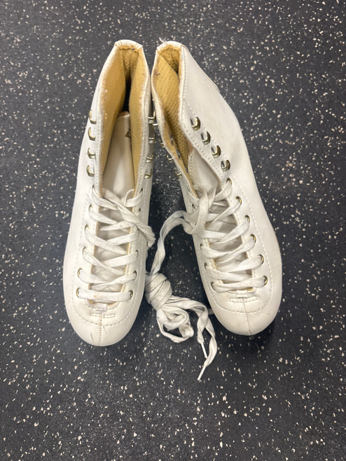 Vist Large View of Product Image Which is Used DBX CLASSIC WomensFigure Skate White Senior 4
