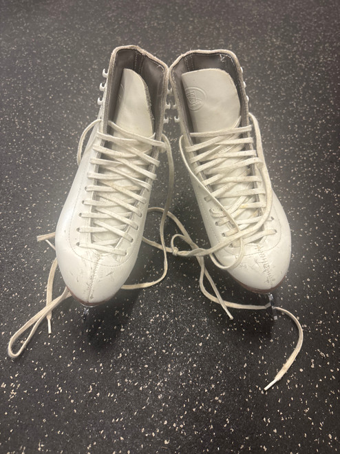 Vist Large View of Product Image Which is Used Riedell 55W WomensFigure Skate White Senior 4
