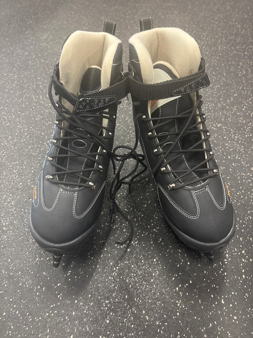 Vist Large View of Product Image Which is Used COUGAR Mens Softboot Skate Black Senior 11