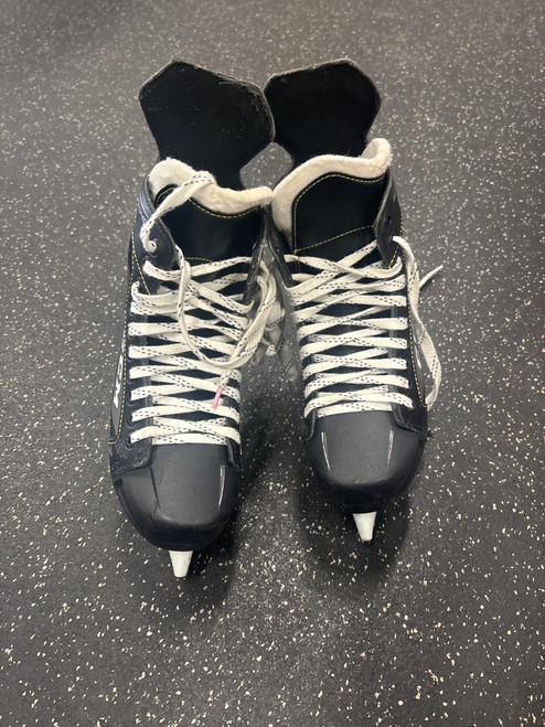 Vist Large View of Product Image Which is Used CCM TACKS 9040 Intermediate Hockey Skate Intermediate 6.0
