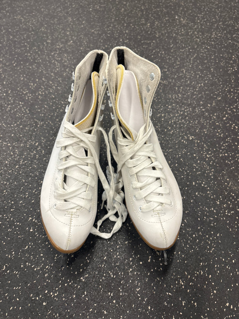 Vist Large View of Product Image Which is Used Riedell FIGURE SKATES WomensFigure Skate White Senior 9