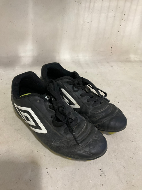Vist Large View of Product Image Which is Used Umbro Soccer Cleats Black Junior 03
