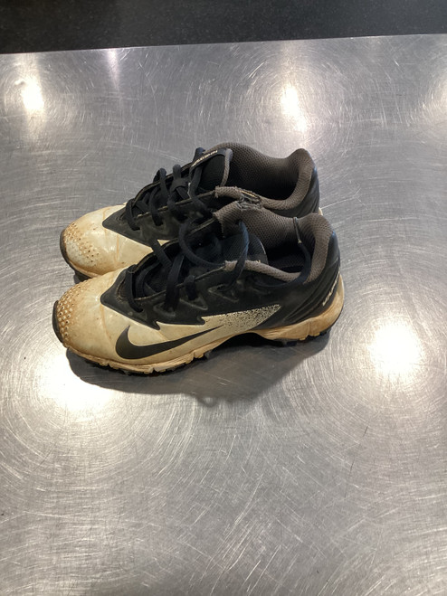 Vist Large View of Product Image Which is Used Nike BLK BASEBALL CLEATS BB/SB Cleats Black Youth 13.0