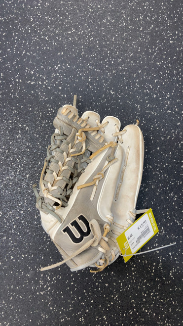 Vist Large View of Product Image Which is Used Wilson A100 RH Throw Fastpitch Gloves White 12 1/2"