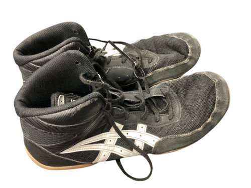 Vist Large View of Product Image Which is Used Asics Wrestling Shoes Black Senior 8.5