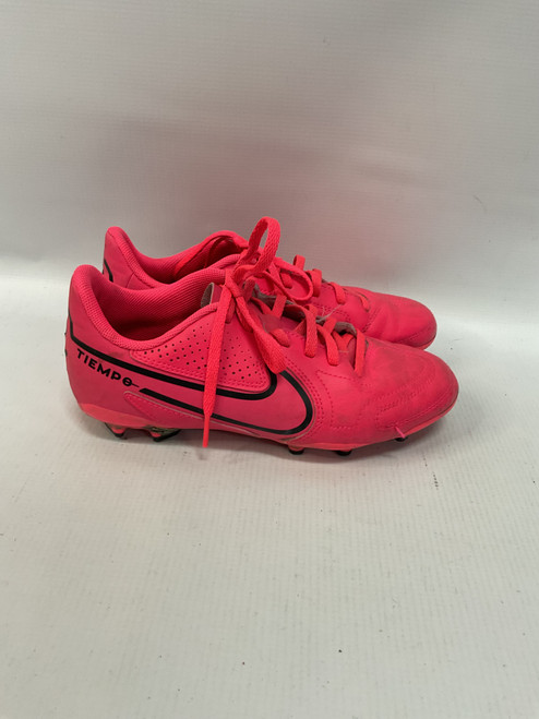 Vist Large View of Product Image Which is Used Nike Soccer Cleats Pink Junior 04