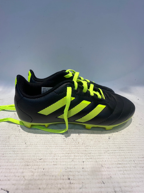 Vist Large View of Product Image Which is Used Adidas Soccer Cleats Green Youth 06.0