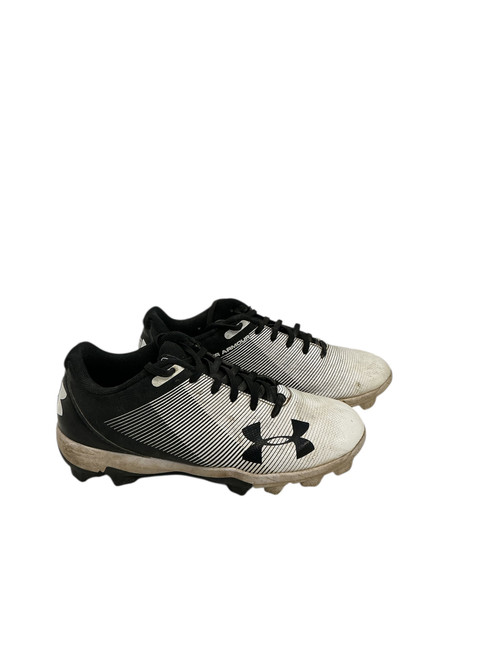 Vist Large View of Product Image Which is Used Under Armour LEADOFF LOW BLK/WHT CLEAT BB/SB Cleats Black Junior 04