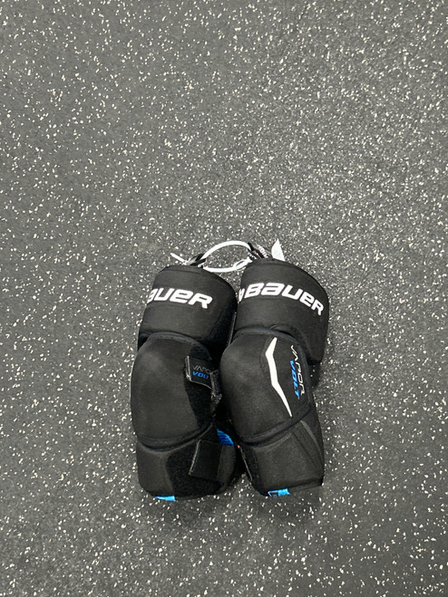 Vist Large View of Product Image Which is Used Bauer VAPOR VOLT ELS Junior Elbow Pads MD