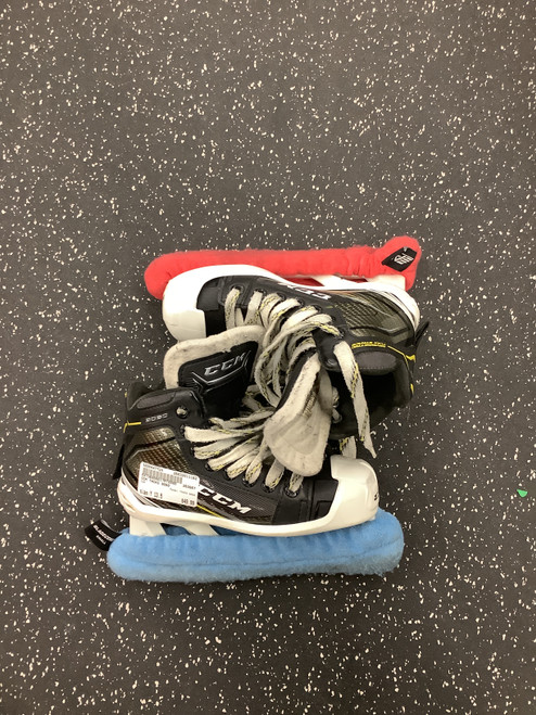 Vist Large View of Product Image Which is Used CCM TACKS 9060 Youth Goalie Skate Youth 13.5