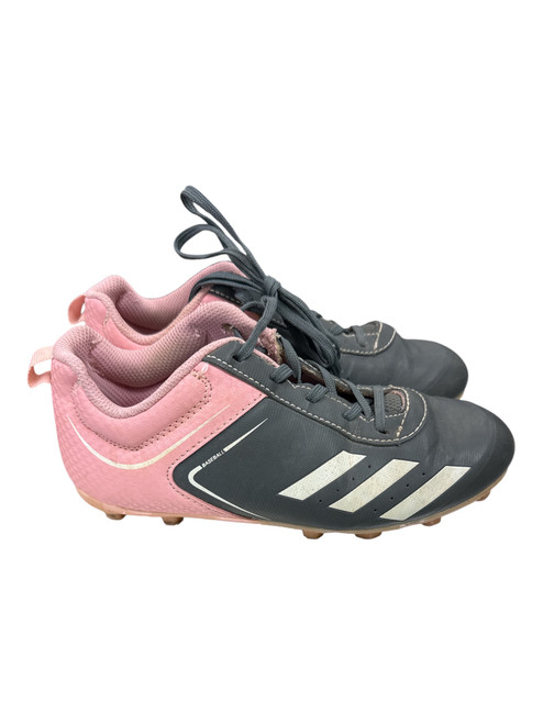 Vist Large View of Product Image Which is Soccer cleats