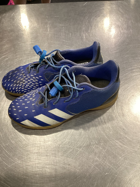 Vist Large View of Product Image Which is Used Adidas PREDATOR Soccer Indoor Shoes Navy Blue Junior 02