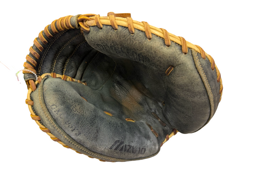 Vist Large View of Product Image Which is Used Mizuno SAMURAI GXC95Y3 Baseball Catchers Mitt RH Throw Black 33"