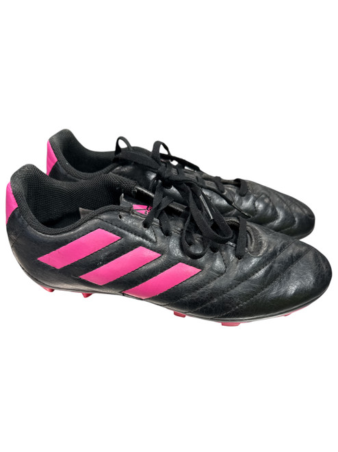 Vist Large View of Product Image Which is Soccer cleats