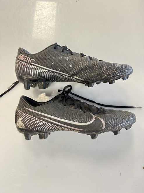 Vist Large View of Product Image Which is Used Nike Soccer Cleats Black Senior 9