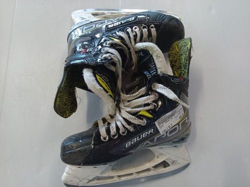 Vist Large View of Product Image Which is Used Bauer VAPOR 3X Junior Hockey Skate Junior 03.5