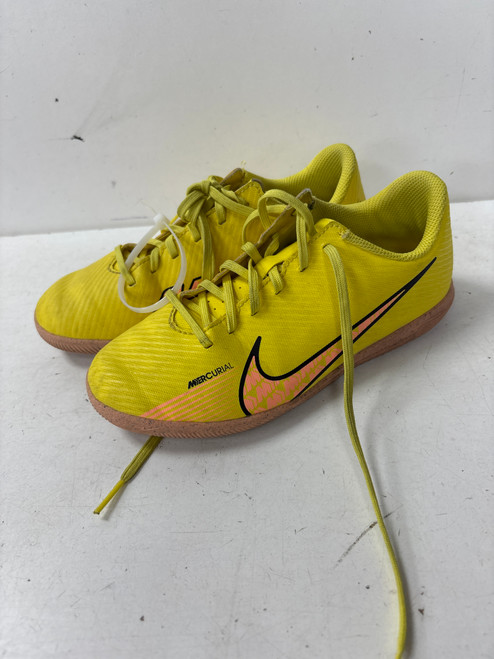 Vist Large View of Product Image Which is Used Nike MERCURIAL Soccer Indoor Shoes Yellow Junior 03.5