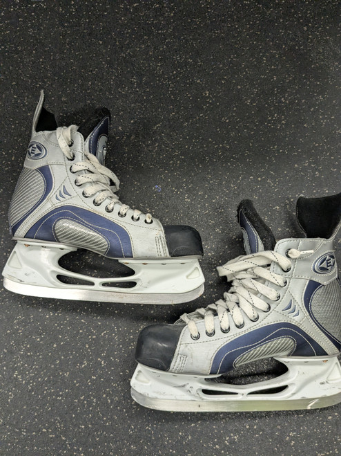 Vist Large View of Product Image Which is Used Easton SYNERGY 300 Senior Hockey Skate Senior 10.5
