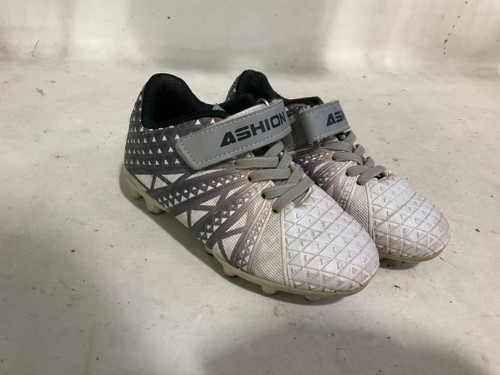 Vist Large View of Product Image Which is Used Soccer Cleats Grey Youth 11.0