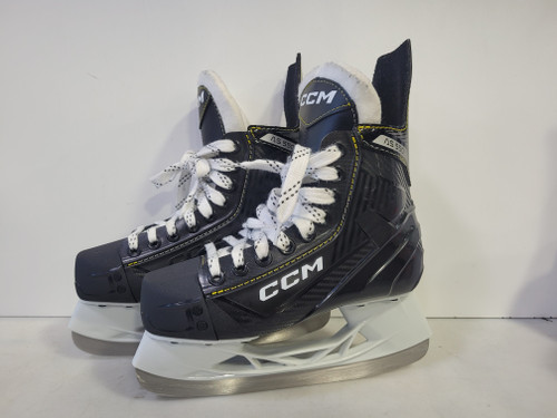 Vist Large View of Product Image Which is Used CCM TACKS AS 550 Junior Hockey Skate Junior 02