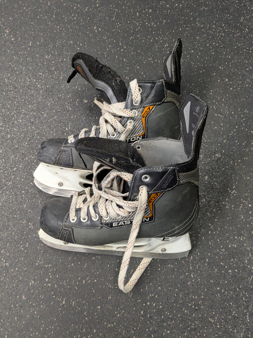 Vist Large View of Product Image Which is Used Easton SYNERGY EQ3 Senior Hockey Skate Senior 7