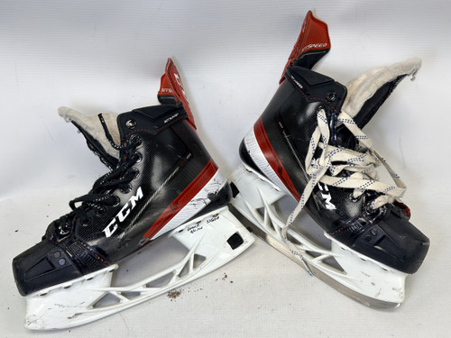 Vist Large View of Product Image Which is Used CCM JETSPEED 485 Intermediate Hockey Skate Intermediate 5.5