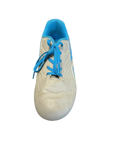 Vist Large View of Product Image Which is Used Umbro Soccer Cleats Grey Junior 03.5