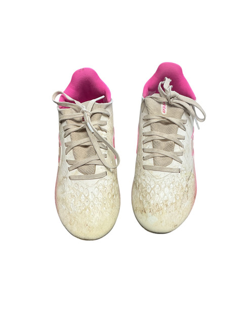 Vist Large View of Product Image Which is Used Umbro Soccer Cleats White And Neon Pink Junior 02