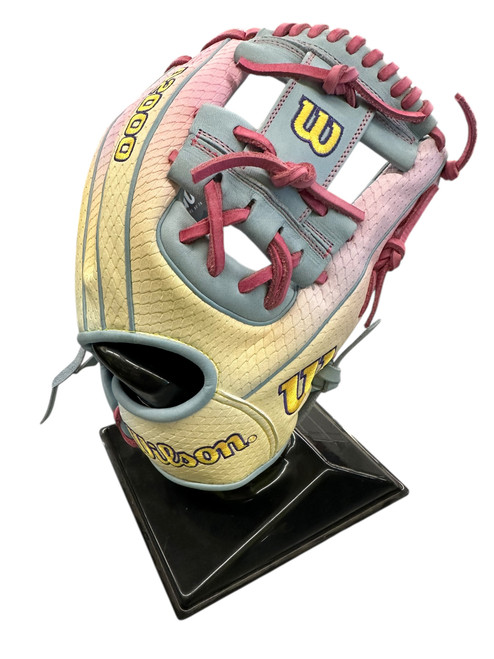 Vist Large View of Product Image Which is New A2000 GLOVE OF THE MONTH APRIL 26