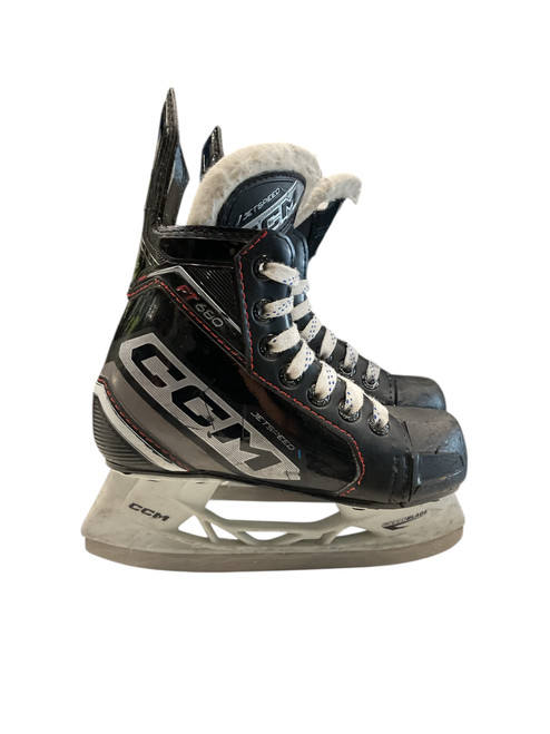 Vist Large View of Product Image Which is Used Bauer MATRIX SZ 6 Intermediate Hockey Skate Intermediate 6.0