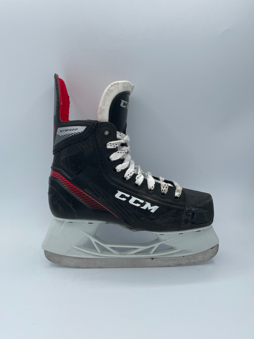 Vist Large View of Product Image Which is Used CCM FT445 Junior Hockey Skate Junior 02