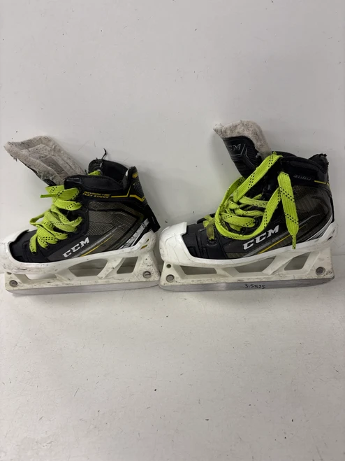 Vist Large View of Product Image Which is Used CCM TACKS 9060 Junior Goalie Skate Junior 01