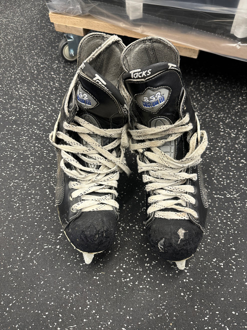 Vist Large View of Product Image Which is Used CCM 852 TACKS Senior Hockey Skate Senior 8