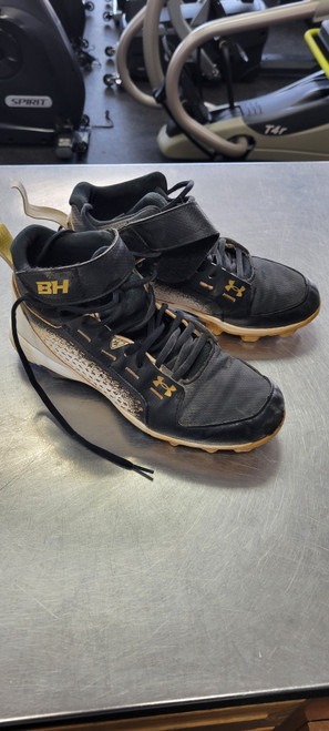 Vist Large View of Product Image Which is Used Under Armour BH 7 BB/SB Cleats None Senior 7