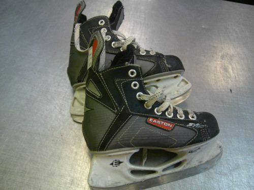 Vist Large View of Product Image Which is Used Easton SY52 Junior Hockey Skate Junior 01