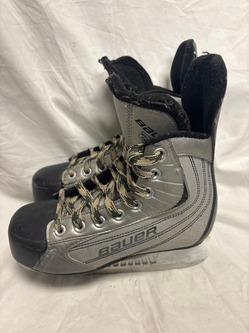 Vist Large View of Product Image Which is Used Bauer 22 SKATES Junior Hockey Skate Junior 02