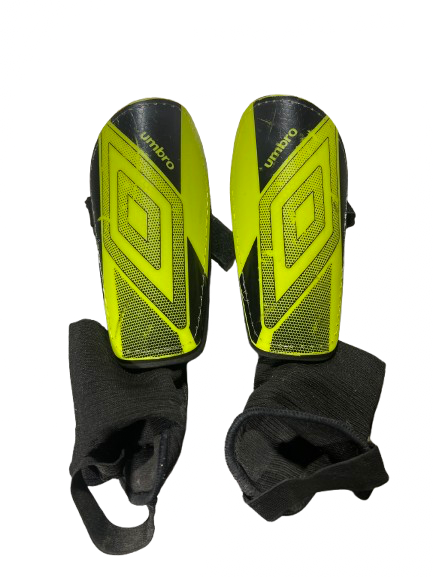 Vist Large View of Product Image Which is Used Umbro UMBRO SHIN GUARDS MD Soccer Shin Guards Junior Yellow MD