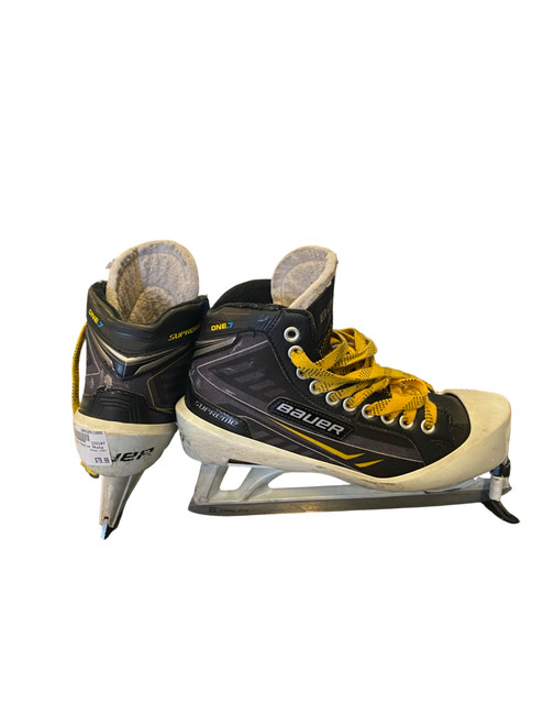 Vist Large View of Product Image Which is Used Bauer ONE7 Intermediate Goalie Skate Intermediate 5.5